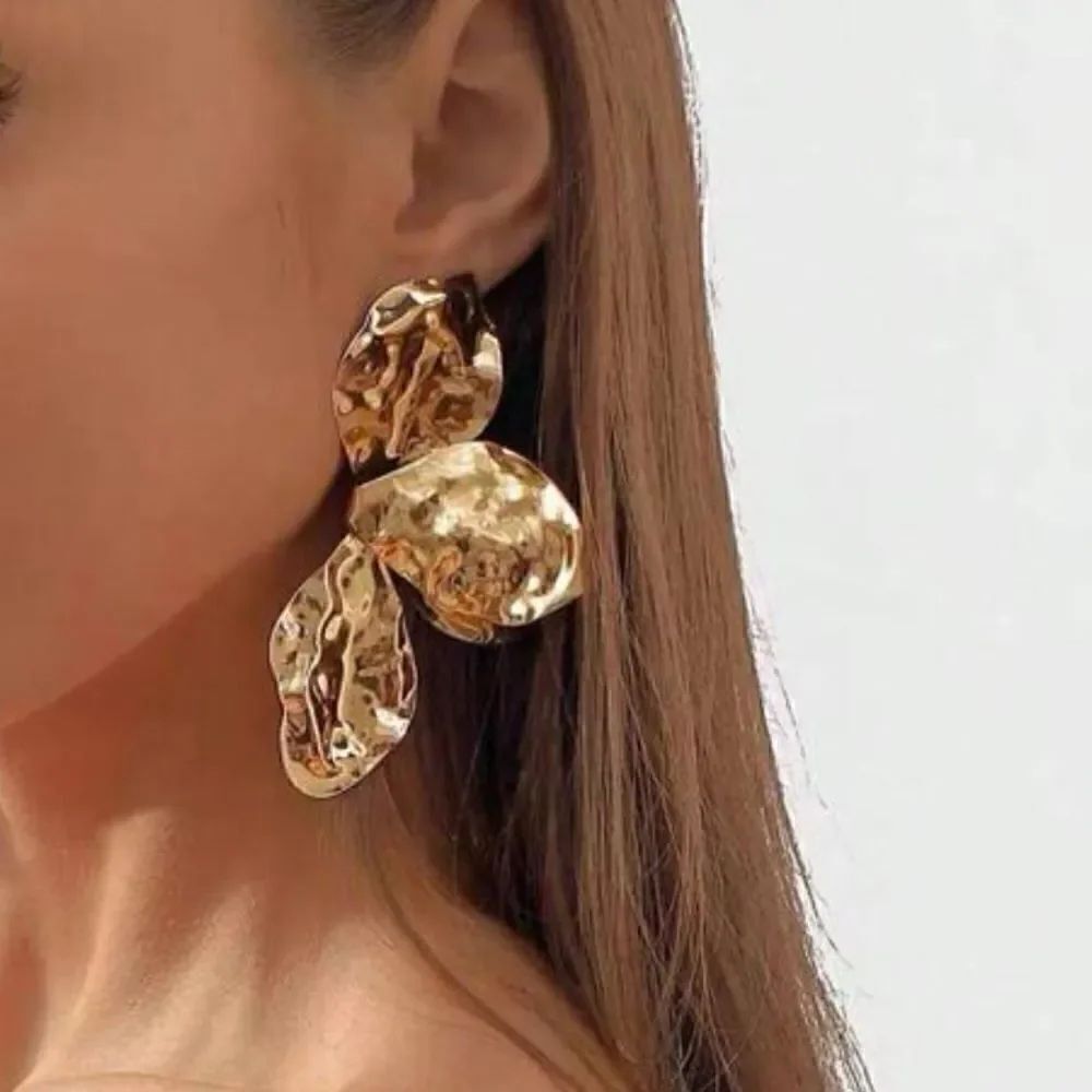 gold flower earring H140